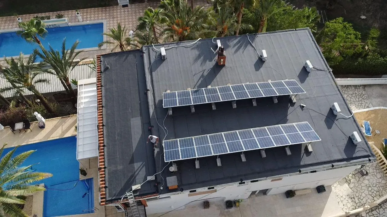 Resultado final paneles solares vista aérea